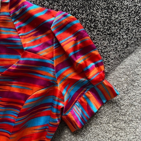 Vertigo Paris Abstract Print Belted Blouse - Picture 2 of 4